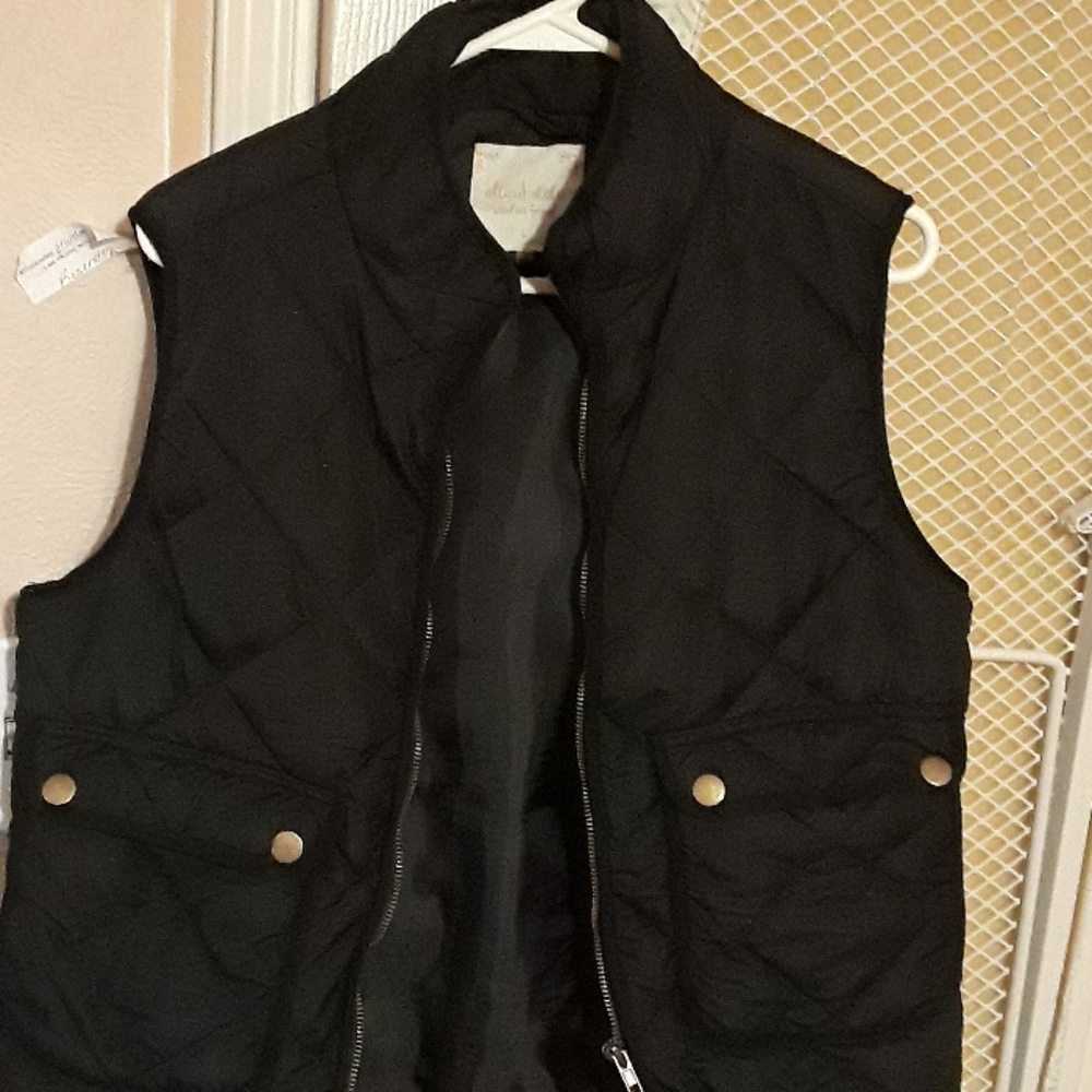 Lg. Vest
